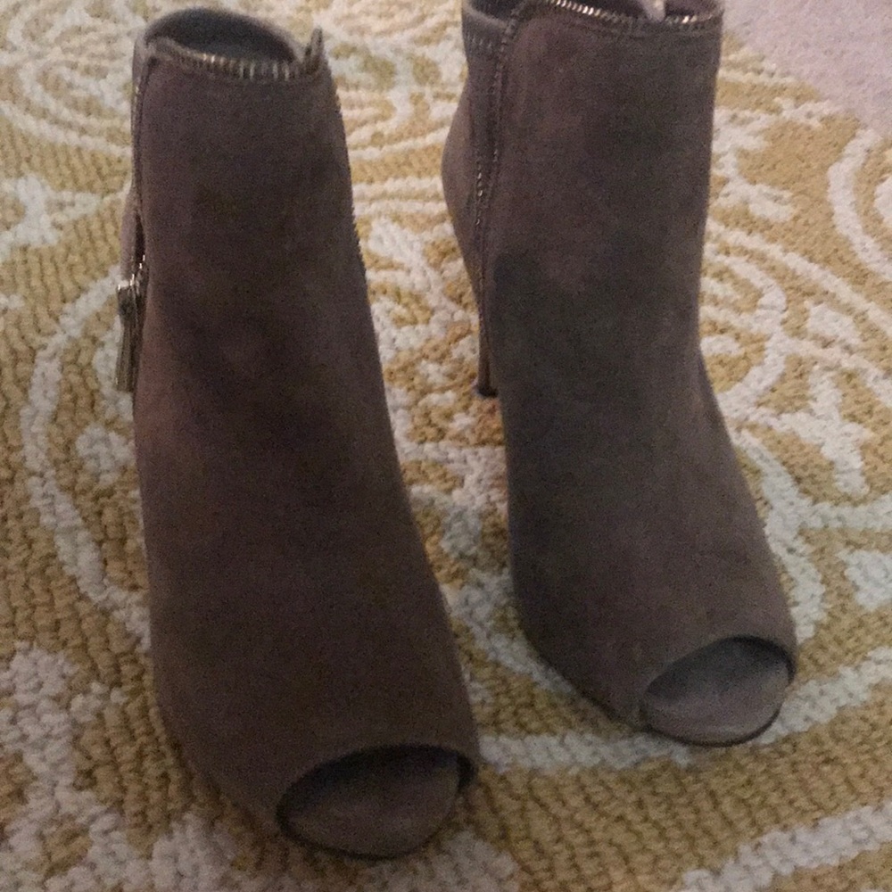 Anne Taylor Gold Zipper Booties